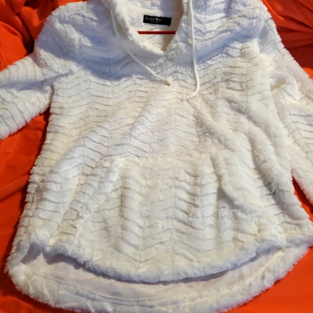 White hoodie